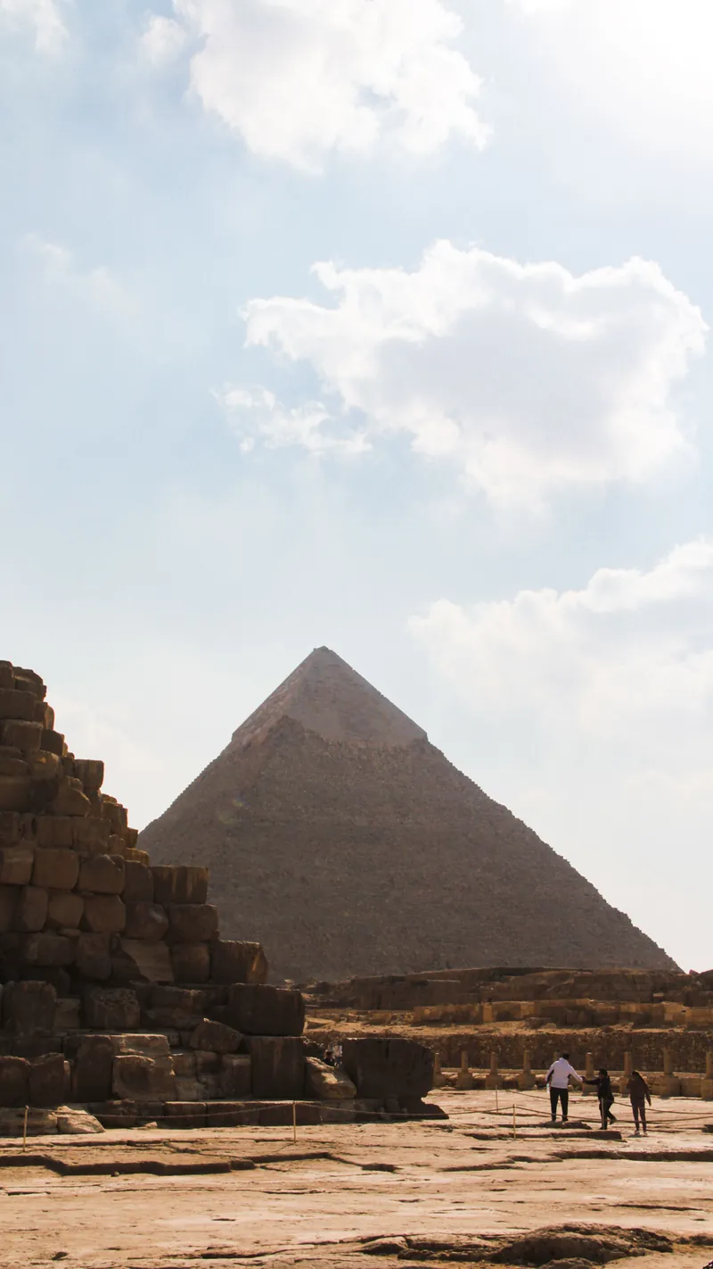 Excursie la piramidele din Giza
